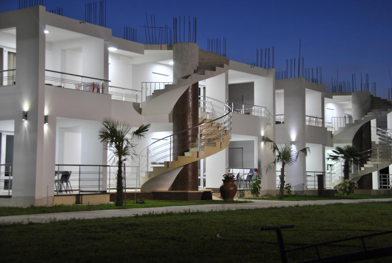 Royal Apartments & Villas Ulcinj Buitenkant foto